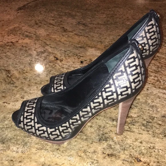 Tory Burch Reagan Heels Open Toe Stilettos Black/Cream - Size 9 - Picture 5 of 16